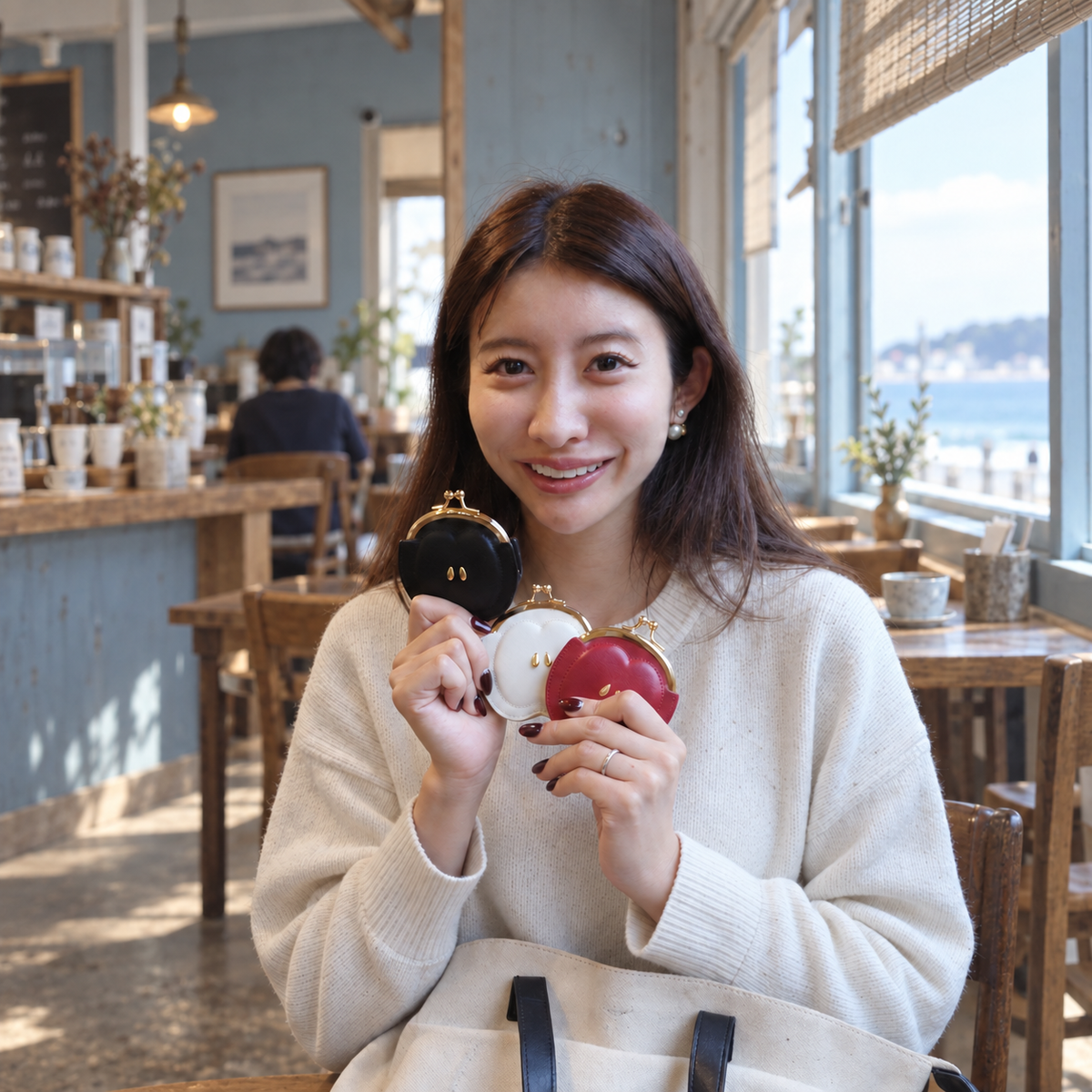 日常に小さな彩りを。自分らしく選ぶ「りんごがま口コインケース」のカラーコーディネート
